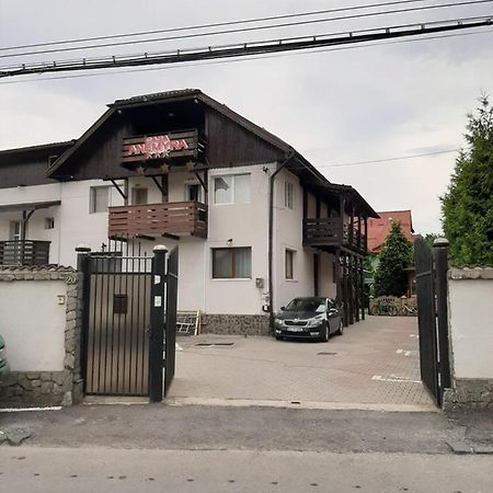 Casa Anemyra Hotel Săcele Екстериор снимка