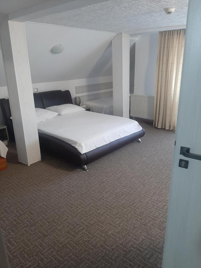 Casa Anemyra Hotel Săcele Екстериор снимка